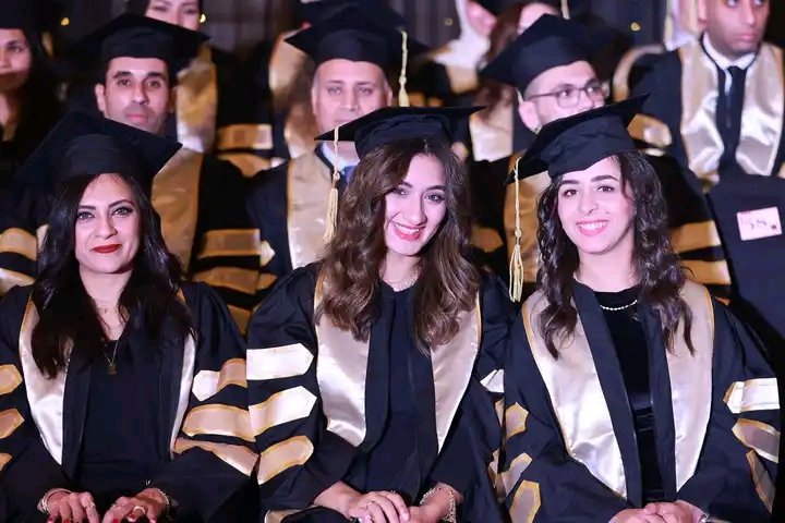 حفل تخريج دفعة جديدة من طلبة كلية الدراسات العليا لـ الأكاديمية العربية