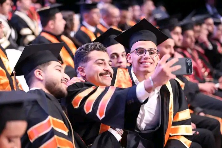 حفل تخريج دفعة جديدة من الأكاديمية العربية