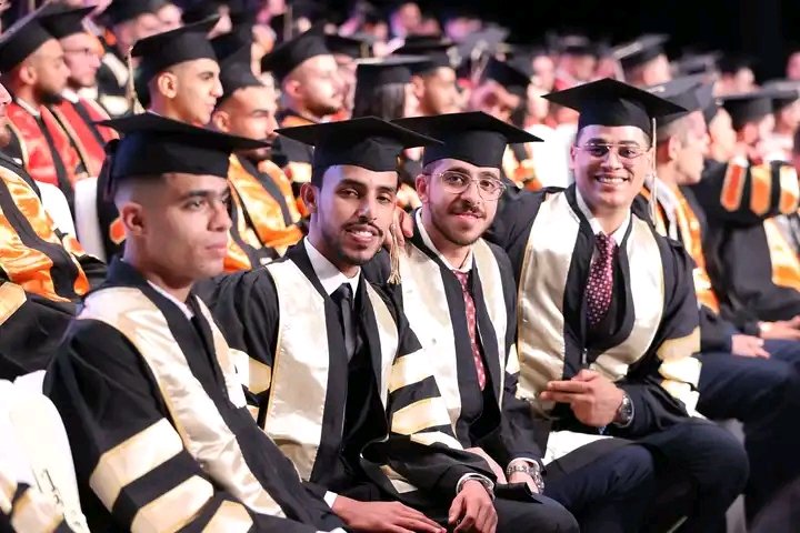 حفل تخريج دفعة جديدة من الأكاديمية العربية