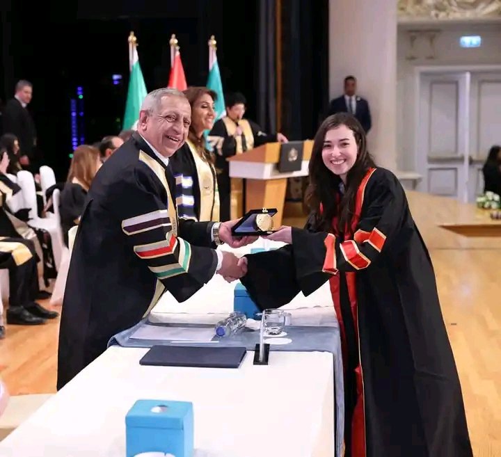 حفل تخريج دفعة جديدة من الأكاديمية العربية