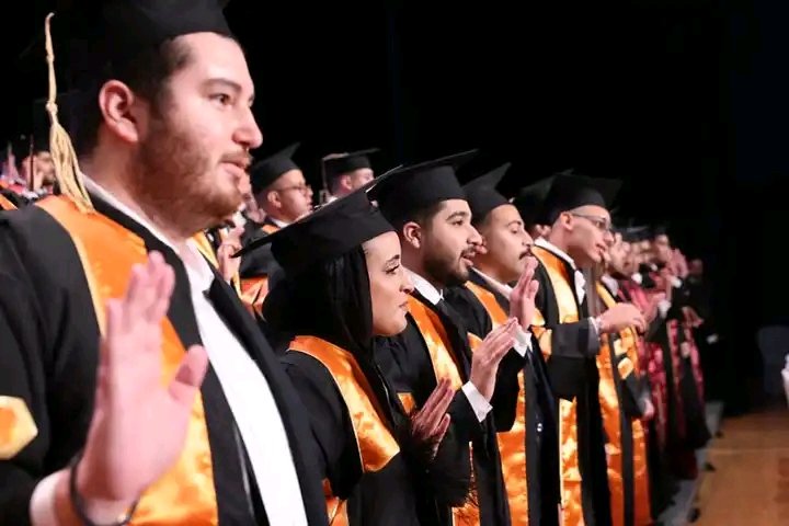 حفل تخريج دفعة جديدة من الأكاديمية العربية
