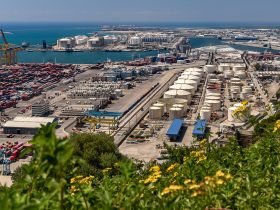 ميناء برشلونة