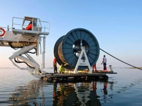 كابلات الانترنت البحرية